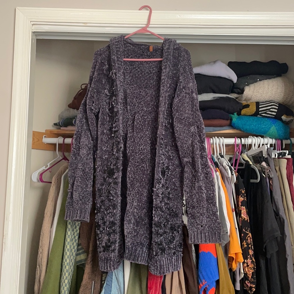 Long open sweater in a dark gray